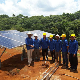 Chine Durée de vie de pompage de la haute tension 4kw longue d'application à la maison triphasée solaire de système fournisseur